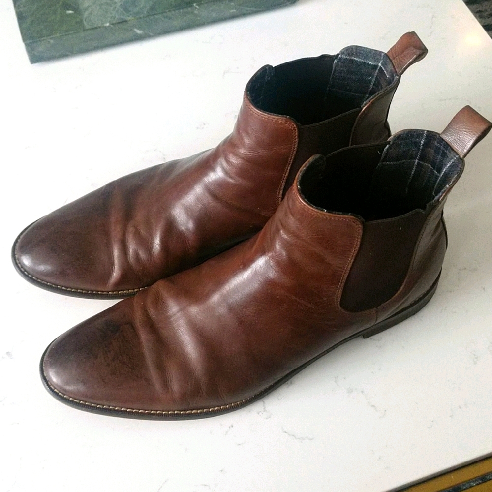 Men’s leather chelsea boots